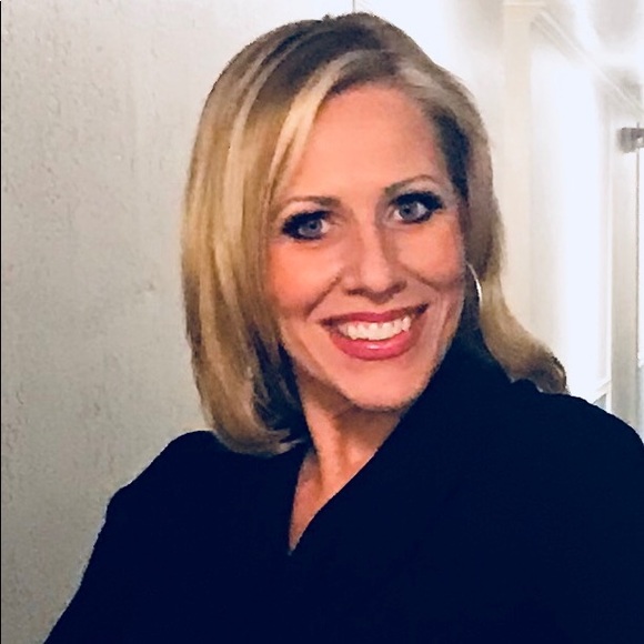 Meet your Posher, The Art of Chic Boutique - Picture 2 of 2